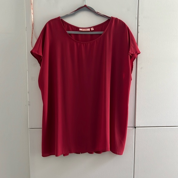 20. EVRI Woman’s Blouse - Picture 1 of 10